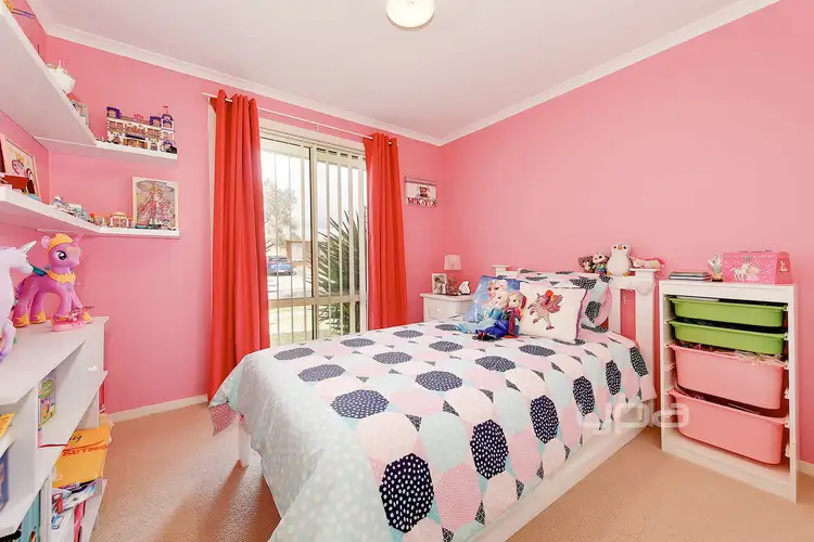 Seventh view of Homely house listing, 5 Silvana Way, Hillside VIC 3037