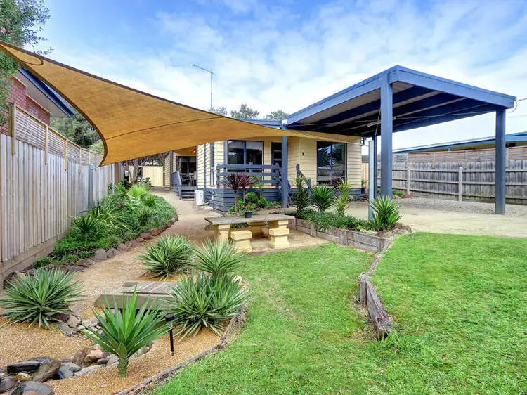 8 Curran Way, Tootgarook VIC 3941