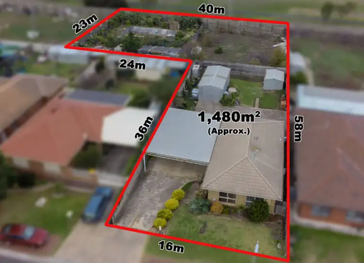 24 Currunghi Court, St Albans VIC 3021