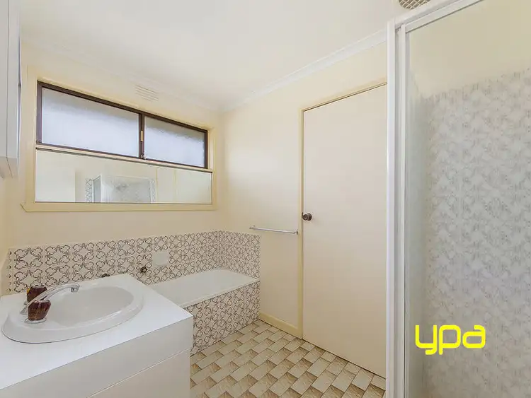 Sixth view of Homely house listing, 10 Coliban Court, St Albans VIC 3021