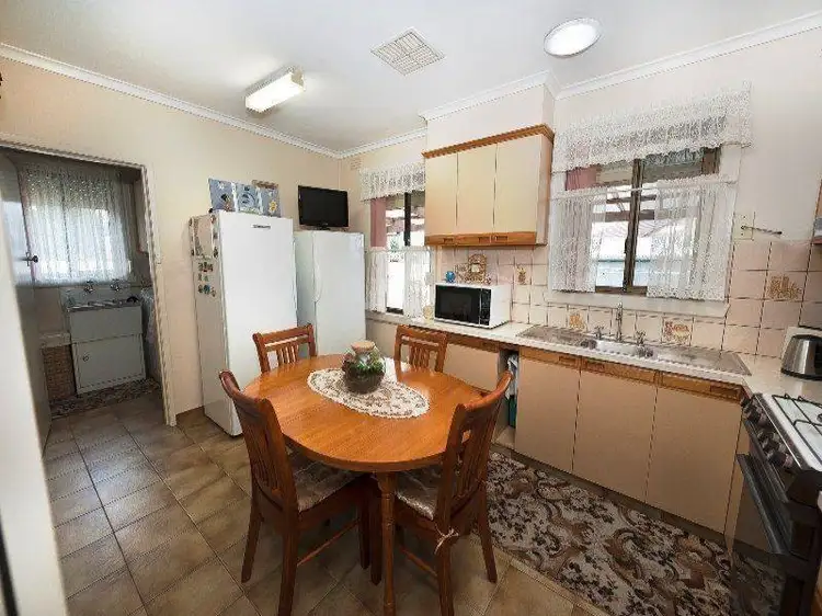 Second view of Homely house listing, 2 Oxley Court, Broadmeadows VIC 3047