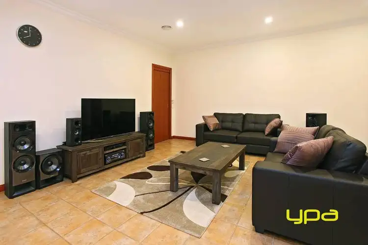 Fifth view of Homely house listing, 17 Honeyeater Crescent, Taylors Lakes VIC 3038