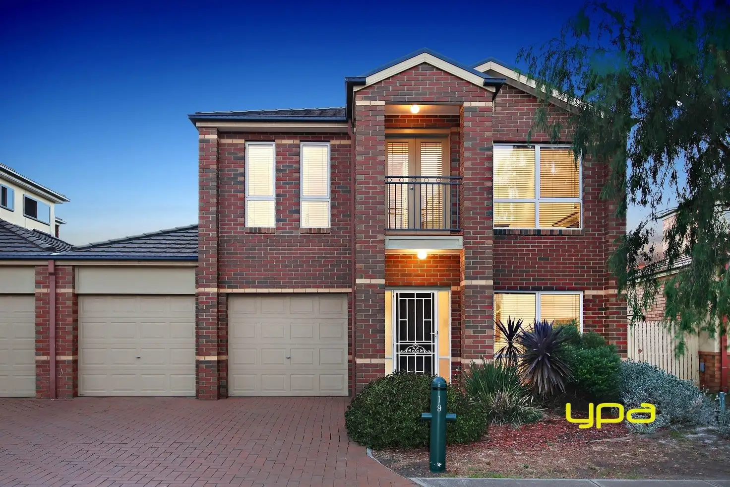 Main view of Homely townhouse listing, 19 Amberlea Circuit, Taylors Hill VIC 3037