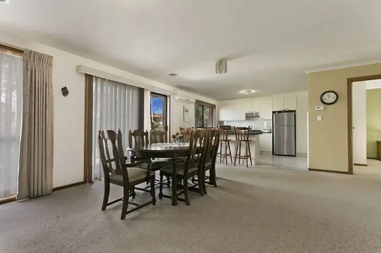 Third view of Homely house listing, 2 Solomon Court, Sunbury VIC 3429