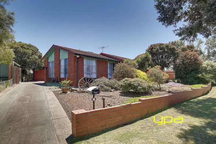 6 Lorraine Crescent, Jacana VIC 3047