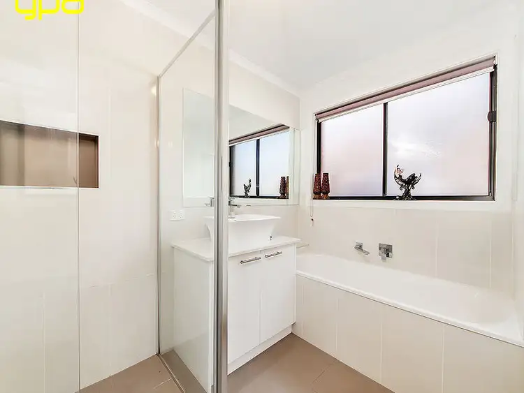 Sixth view of Homely house listing, 2 Gumleaf Court, Cairnlea VIC 3023