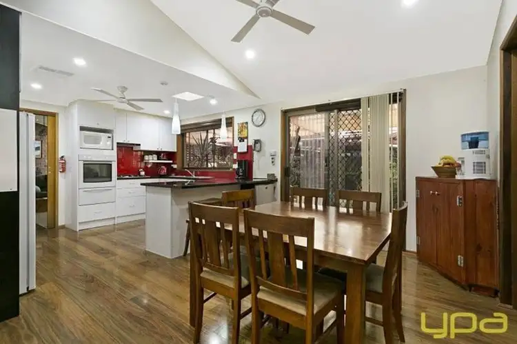 Sixth view of Homely house listing, 2 Teal Court, Sunbury VIC 3429