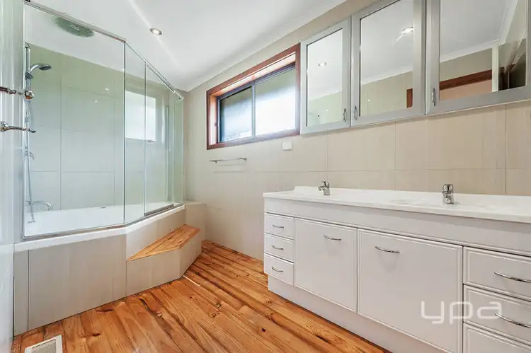 Sixth view of Homely house listing, 5 Aris Court, Craigieburn VIC 3064
