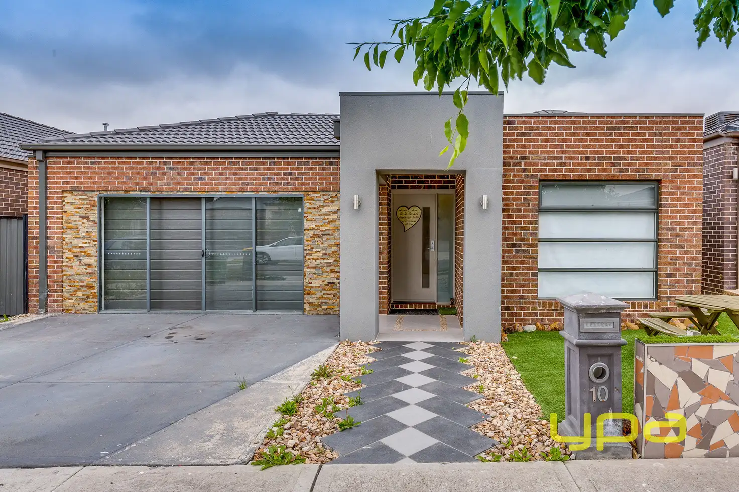 Main view of Homely house listing, 10 Powell Street, Craigieburn VIC 3064