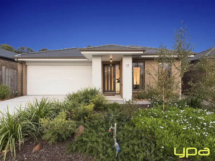 13 Burrawang Close, Brookfield VIC 3338