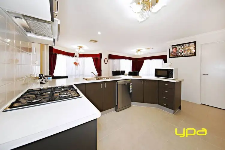 Fifth view of Homely house listing, 31 Chifley Circuit, Burnside Heights VIC 3023