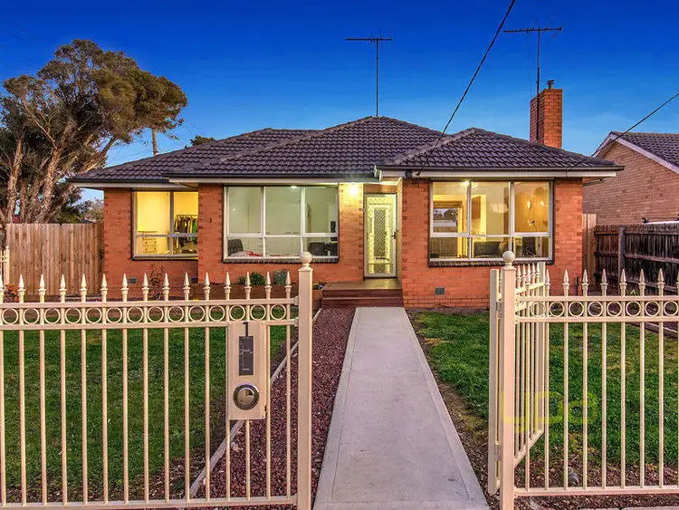 1 McLeod Road, St Albans VIC 3021