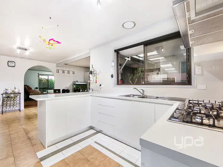Fifth view of Homely house listing, 3 Baron Court, Kings Park VIC 3021