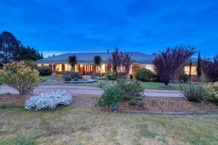 19 Red Gum Road, Oaklands Junction VIC 3063