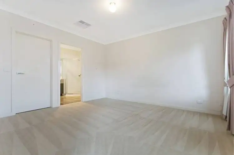 Fifth view of Homely house listing, 32 Saxonwood Drive, Sunbury VIC 3429