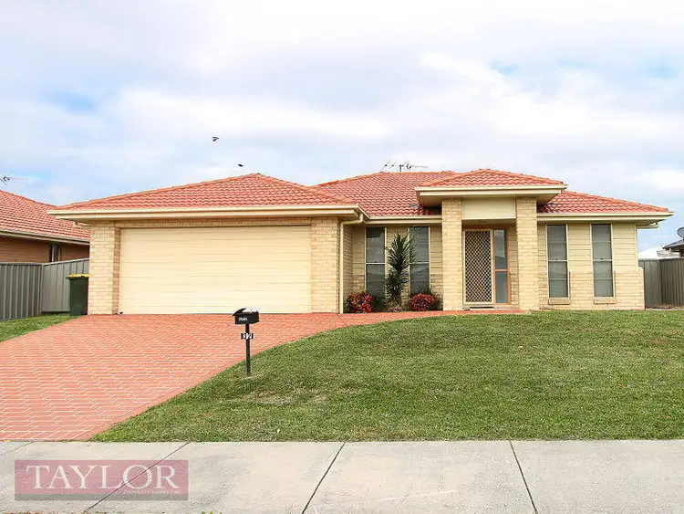 32 Niven Parade, Rutherford NSW 2320