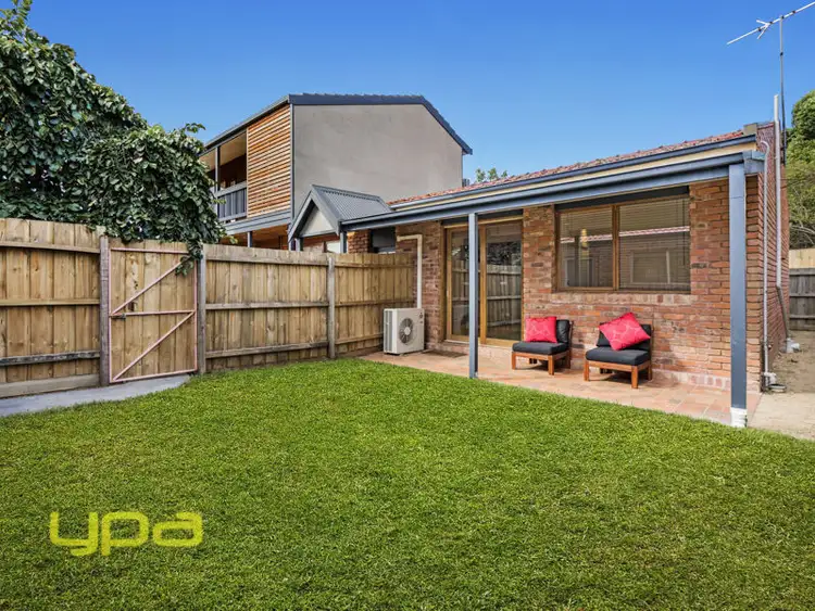 2/76 Anderson Road, Sunbury VIC 3429
