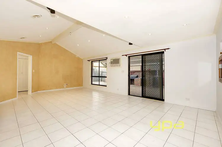 Sixth view of Homely house listing, 7 Favaro Place, Hillside VIC 3037