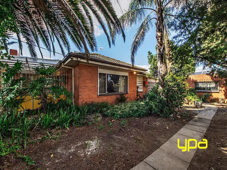 Fourth view of Homely house listing, 2 Stradbroke Drive, St Albans VIC 3021