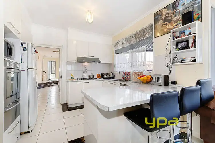 Second view of Homely house listing, 6 Clematis Court, Meadow Heights VIC 3048
