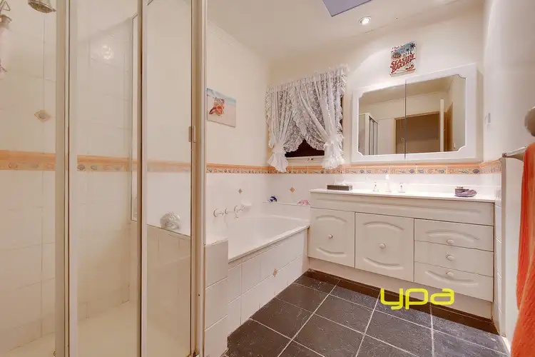 Fifth view of Homely house listing, 10 Davidson Court, Attwood VIC 3049
