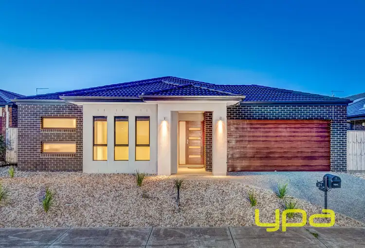 21 Finlay Avenue, Melton West VIC 3337