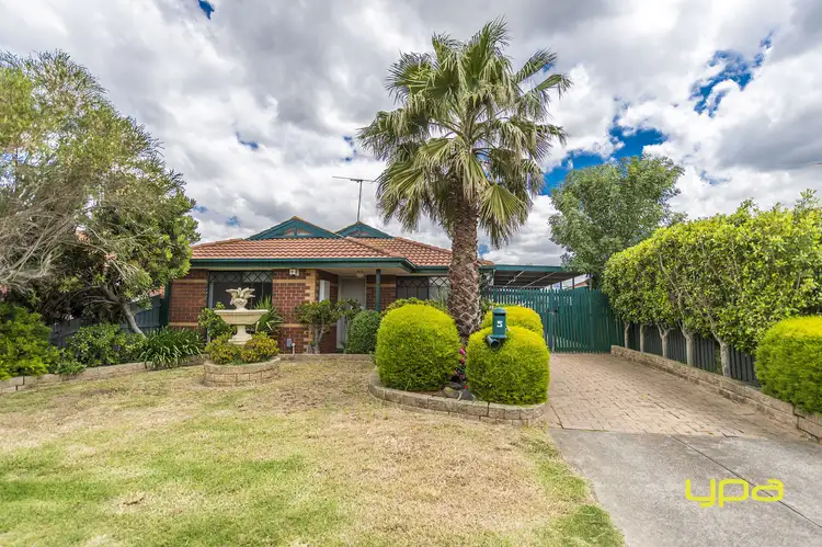 5 Benaud Close, Meadow Heights VIC 3048
