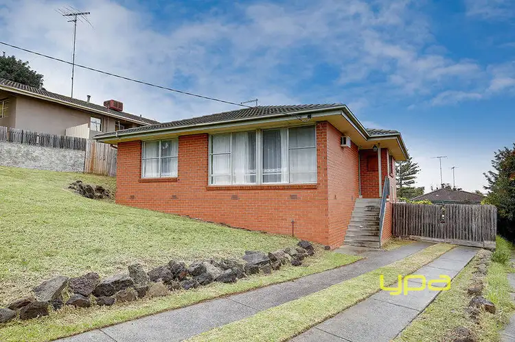 17 Hendricks Crescent, Jacana VIC 3047