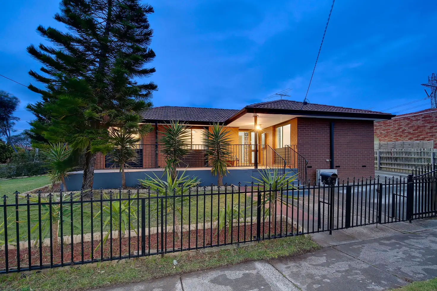 Main view of Homely house listing, 2 Devenish Court, Westmeadows VIC 3049