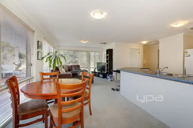 Seventh view of Homely house listing, 5 Farnham Court, Craigieburn VIC 3064