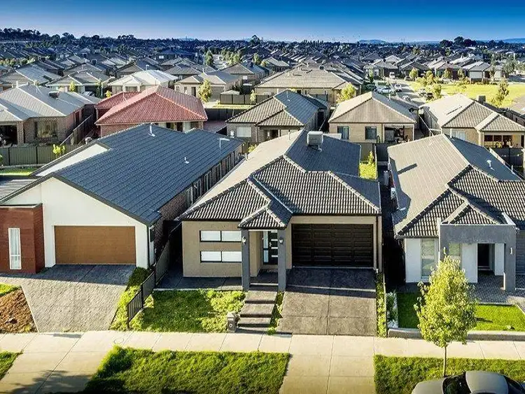 Second view of Homely house listing, 32 Saltbush Crescent, Craigieburn VIC 3064