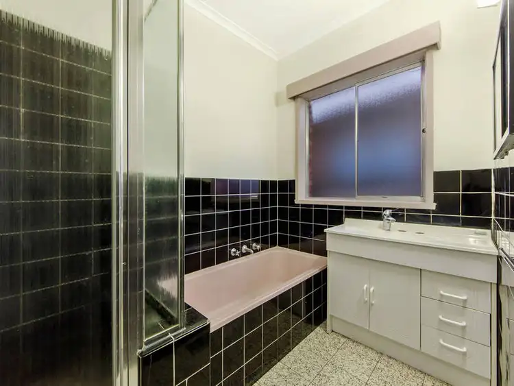 Seventh view of Homely house listing, 21 Leonard Avenue, St Albans VIC 3021