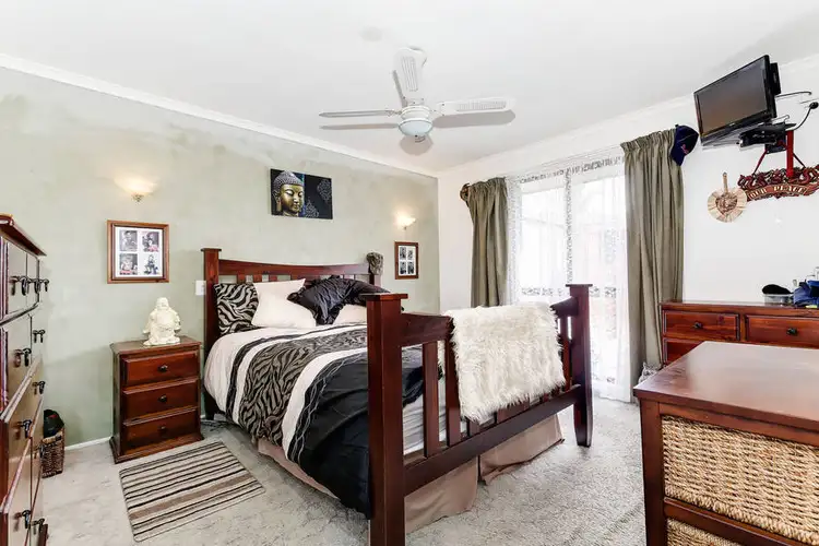 Seventh view of Homely house listing, 16 Seine Close, Werribee VIC 3030