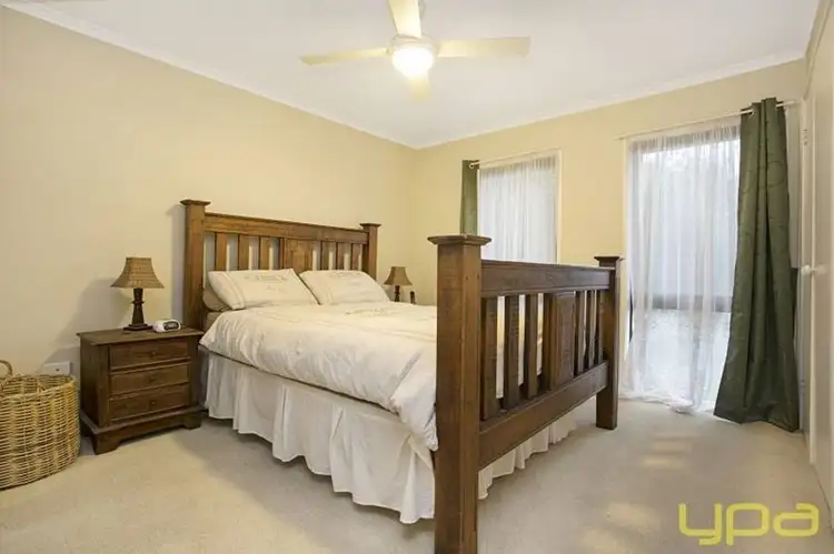 Seventh view of Homely house listing, 8 Carnoustie Drive, Sunbury VIC 3429