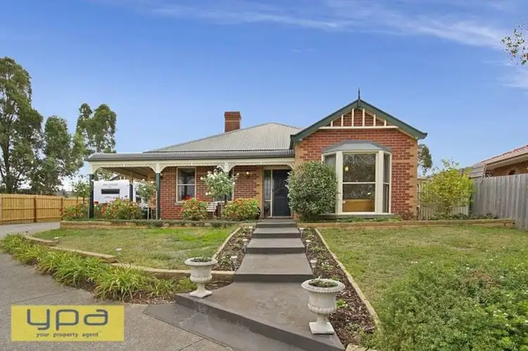 35 De Lisle Avenue, Sunbury VIC 3429