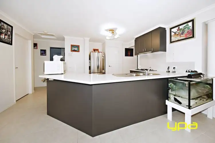 Sixth view of Homely house listing, 31 Chifley Circuit, Burnside Heights VIC 3023