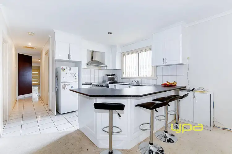 12 Shortridge Circuit, Roxburgh Park VIC 3064