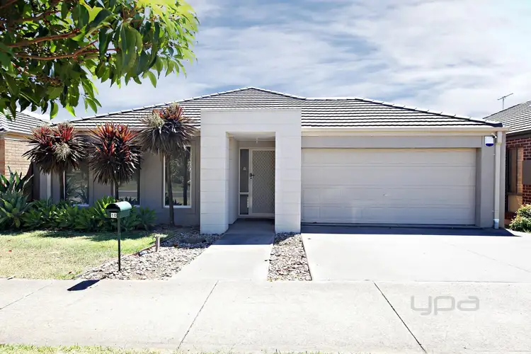 10 Hele Close, Caroline Springs VIC 3023