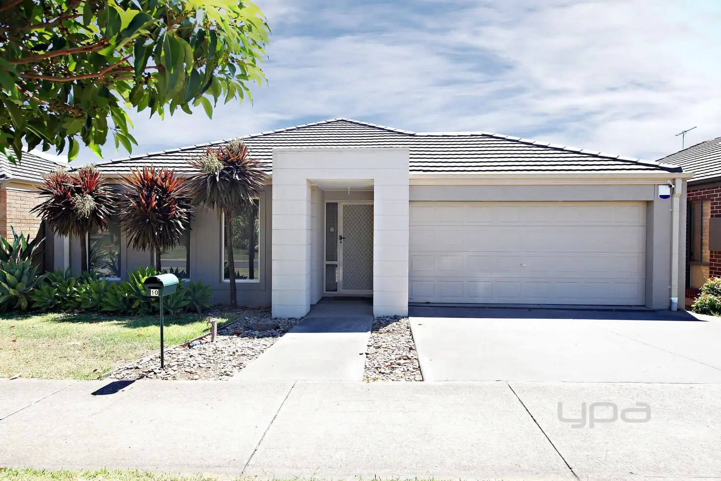 Main view of Homely house listing, 10 Hele Close, Caroline Springs VIC 3023