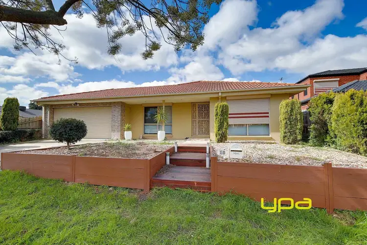 18 Colchester Circuit, Roxburgh Park VIC 3064