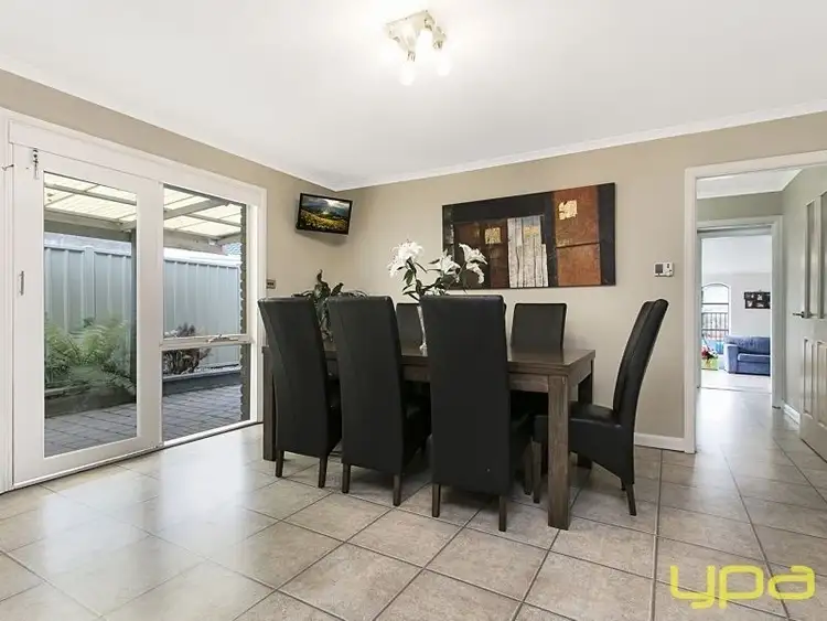 Fifth view of Homely house listing, 322 Elizabeth Drive, Sunbury VIC 3429