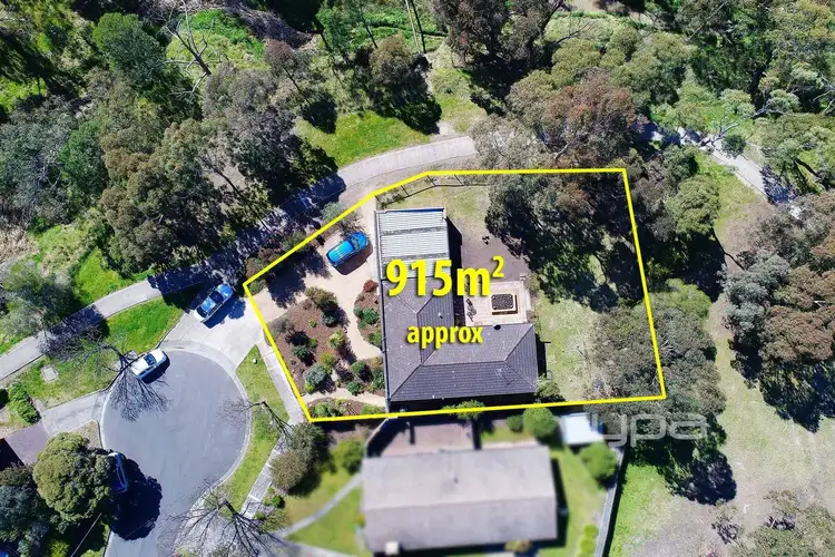 17 Fadden Grove, Sunbury VIC 3429