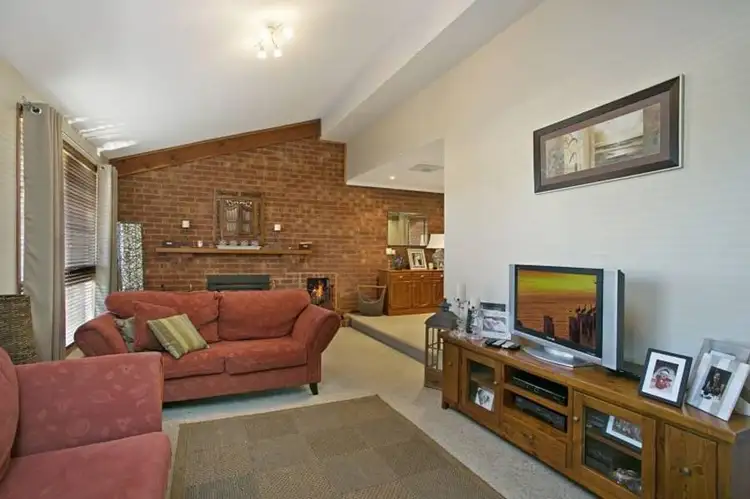 Second view of Homely house listing, 3 Bruce Court, Sunbury VIC 3429