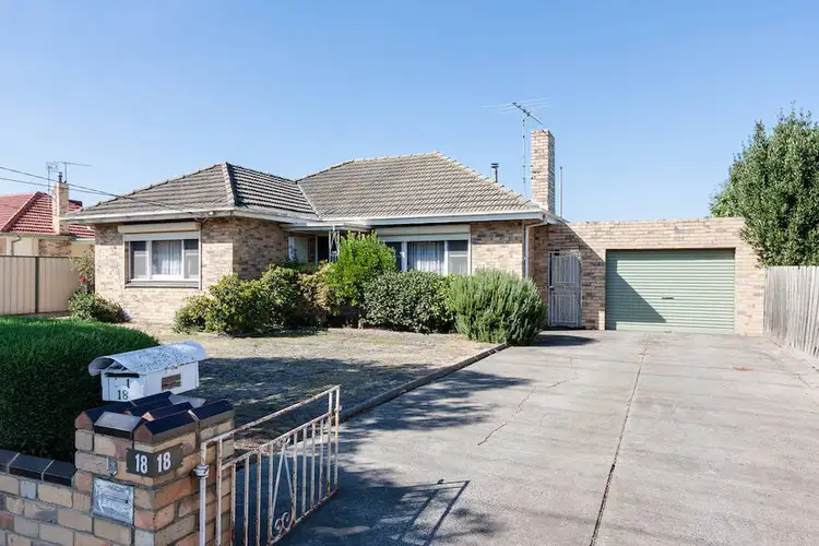 18 McFadzean Avenue, Reservoir VIC 3073