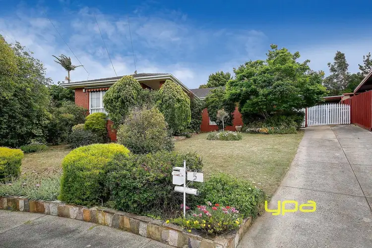 5 Caple Place, Gladstone Park VIC 3043