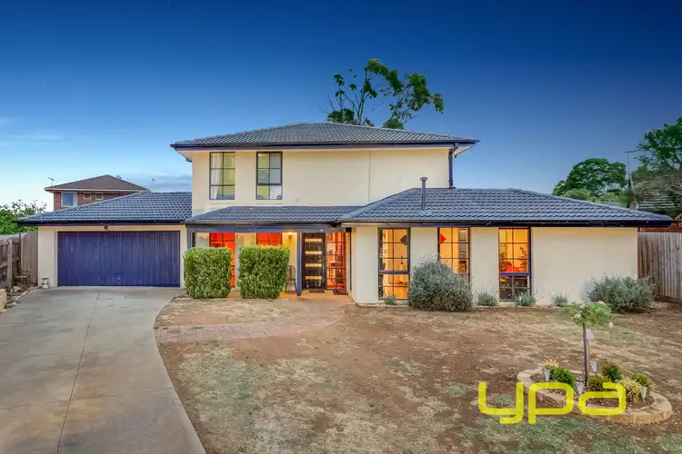 8 St John Place, Melton West VIC 3337