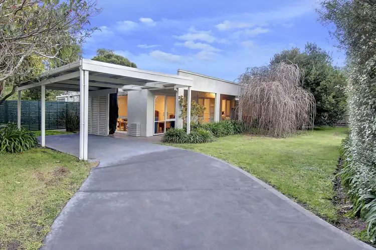 1 Meadow Avenue, Tootgarook VIC 3941