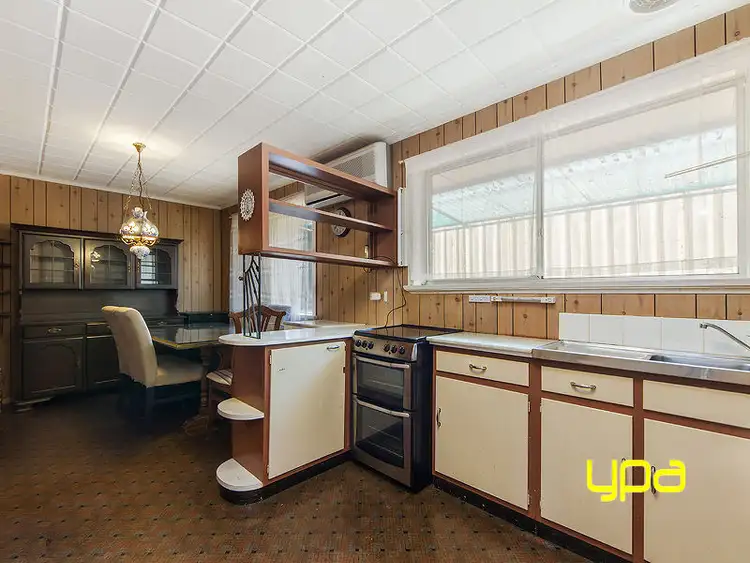 Sixth view of Homely house listing, 2 Stradbroke Drive, St Albans VIC 3021