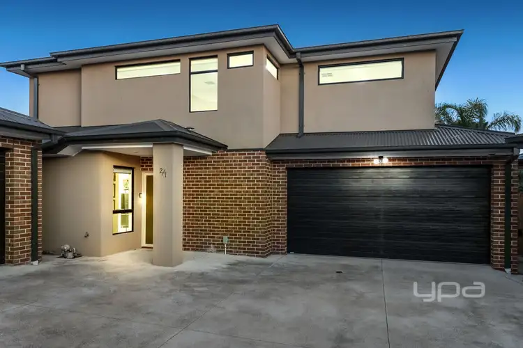 2/7 Lacebark Road, Delahey VIC 3037