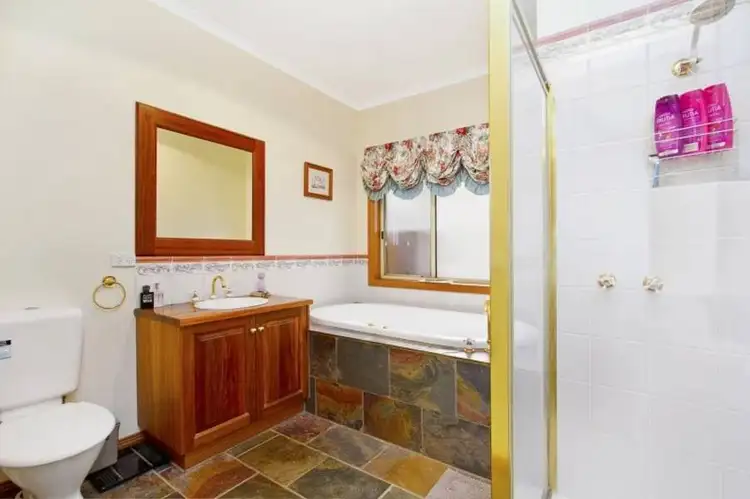 Sixth view of Homely house listing, 33 Fullwood Drive, Sunbury VIC 3429